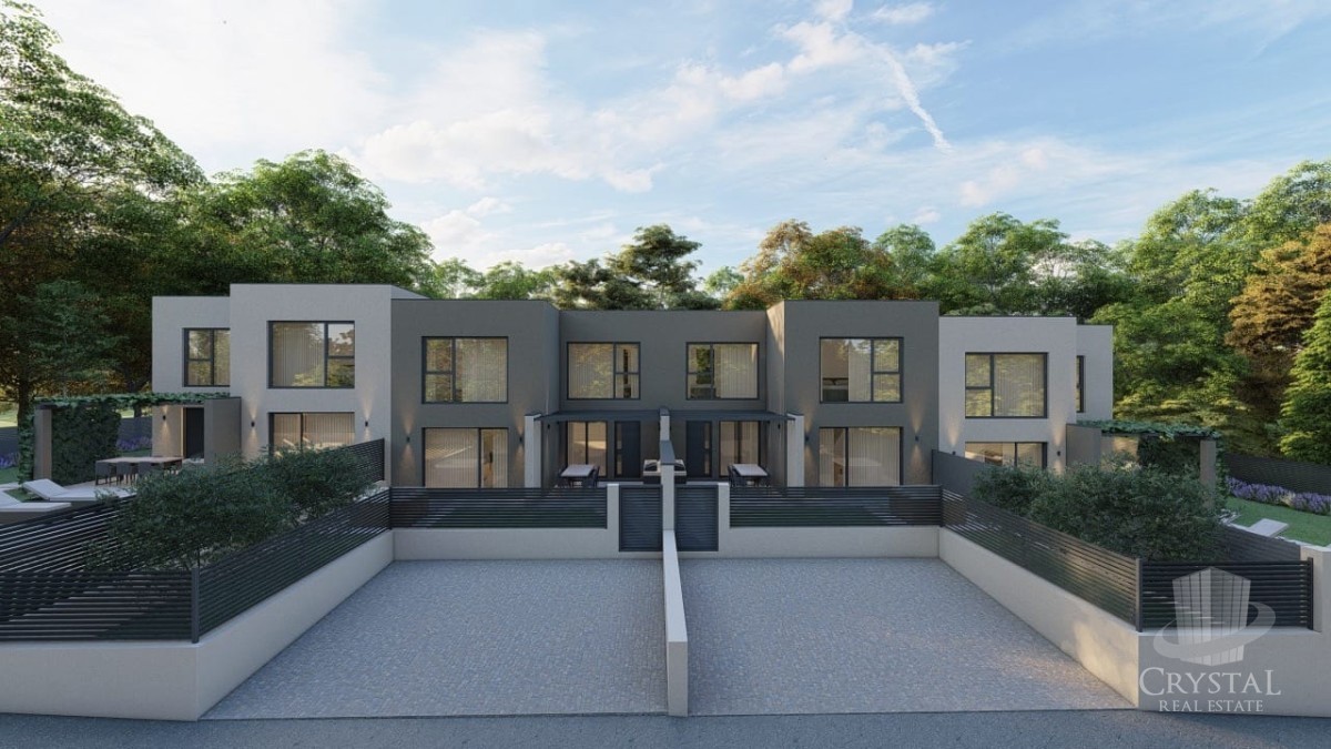 Moderna casa a schiera con piscina