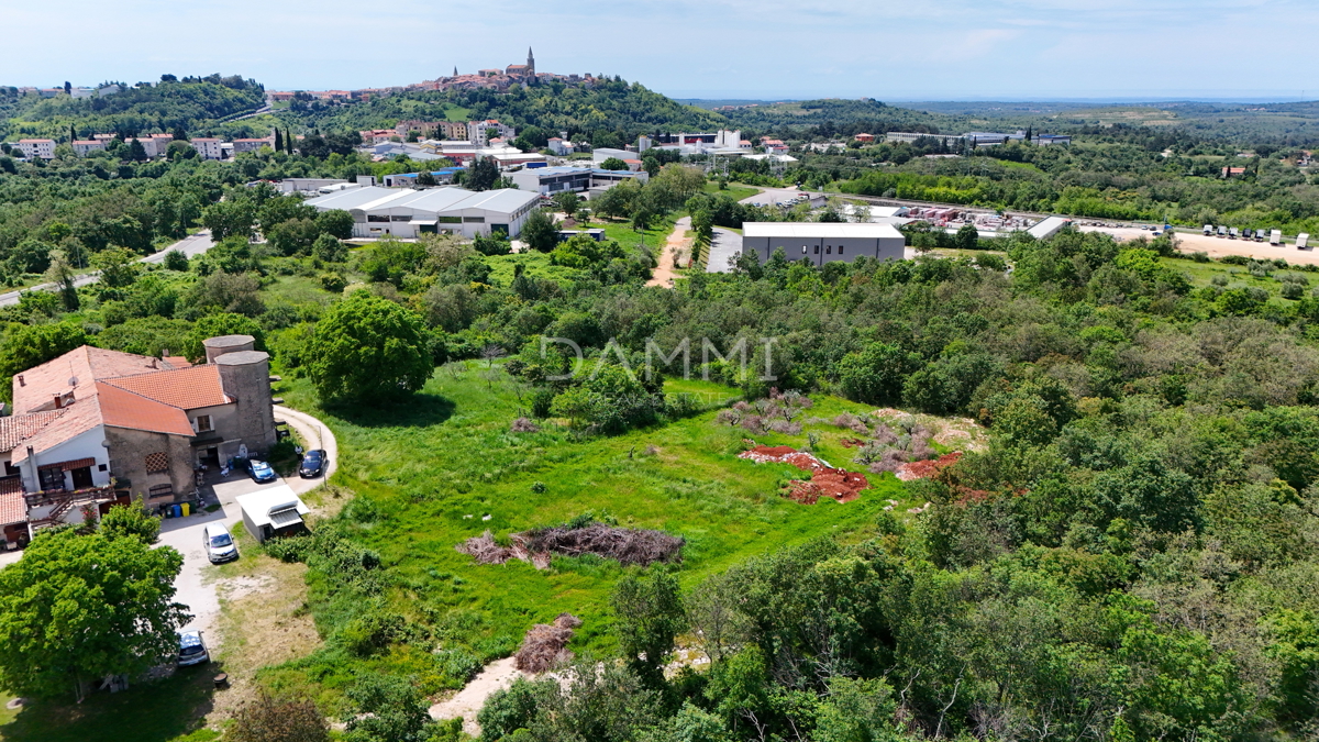 ISTRA, BUJE - Terreno edificabile di 660 m2 non lontano dal centro