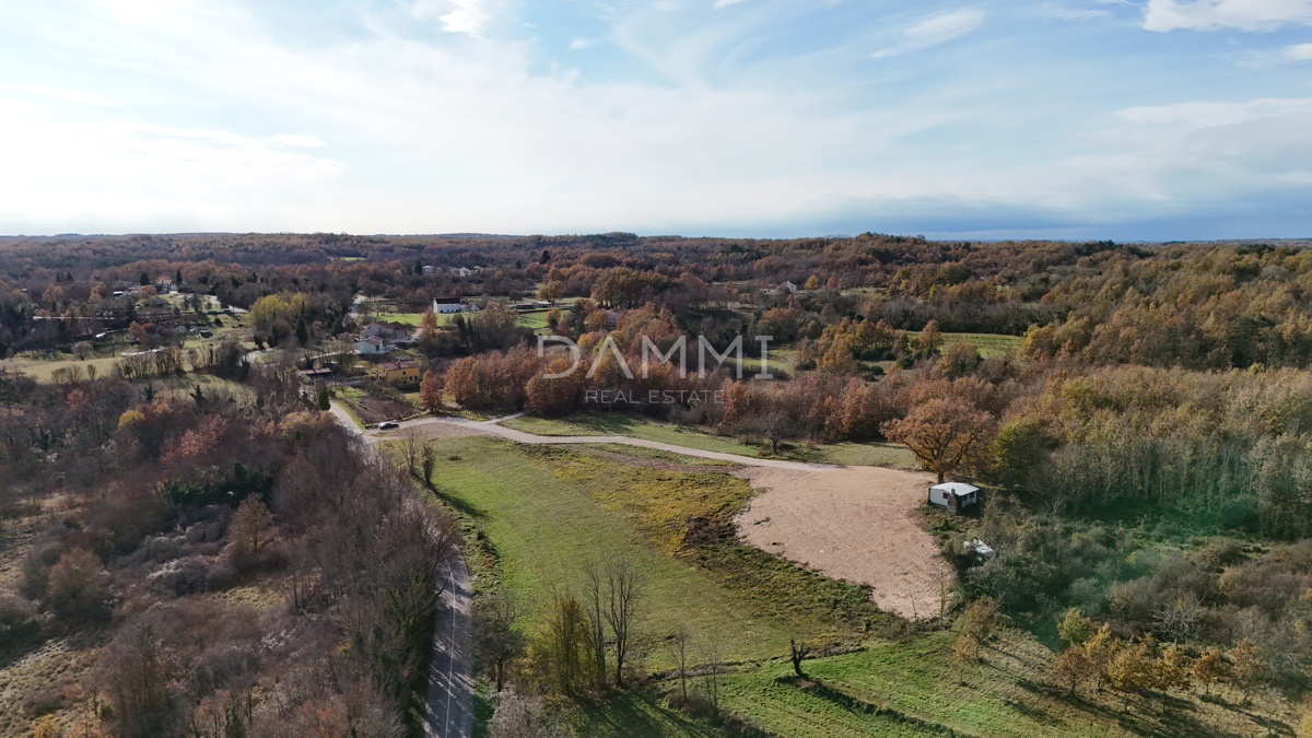 ISTRIA CENTRALE - Terreno edificabile più ampio per investitori