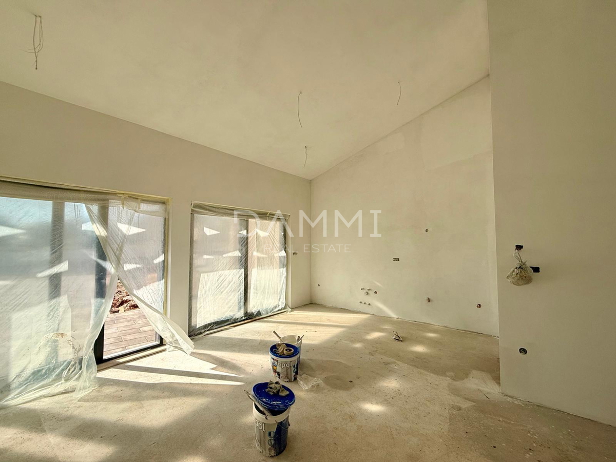 ISTRA, POREČ - VILLETTA BIFAMILIARE AL PIANO TERRA CON PISCINA