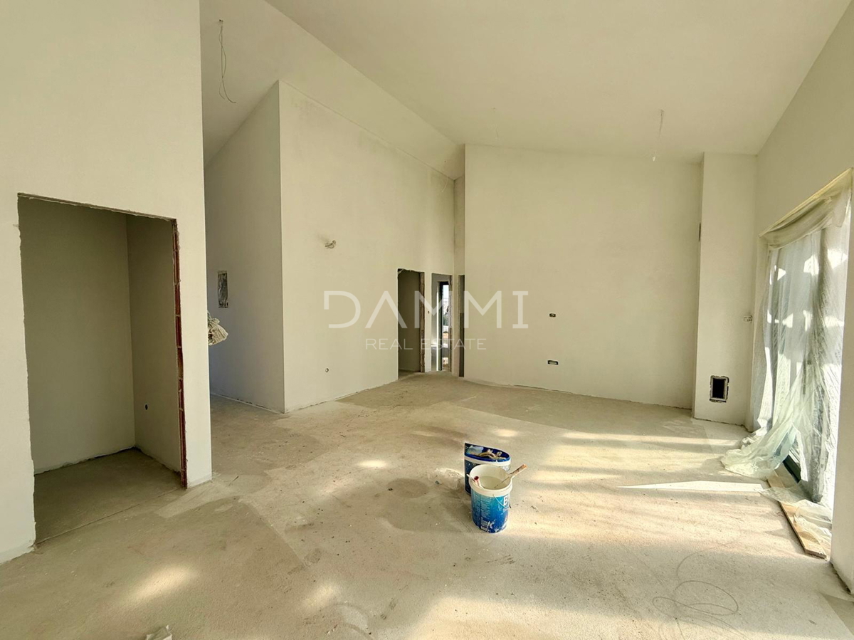 ISTRA, POREČ - VILLETTA BIFAMILIARE AL PIANO TERRA CON PISCINA