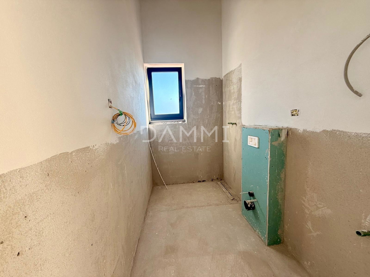 ISTRA, POREČ - VILLETTA BIFAMILIARE AL PIANO TERRA CON PISCINA