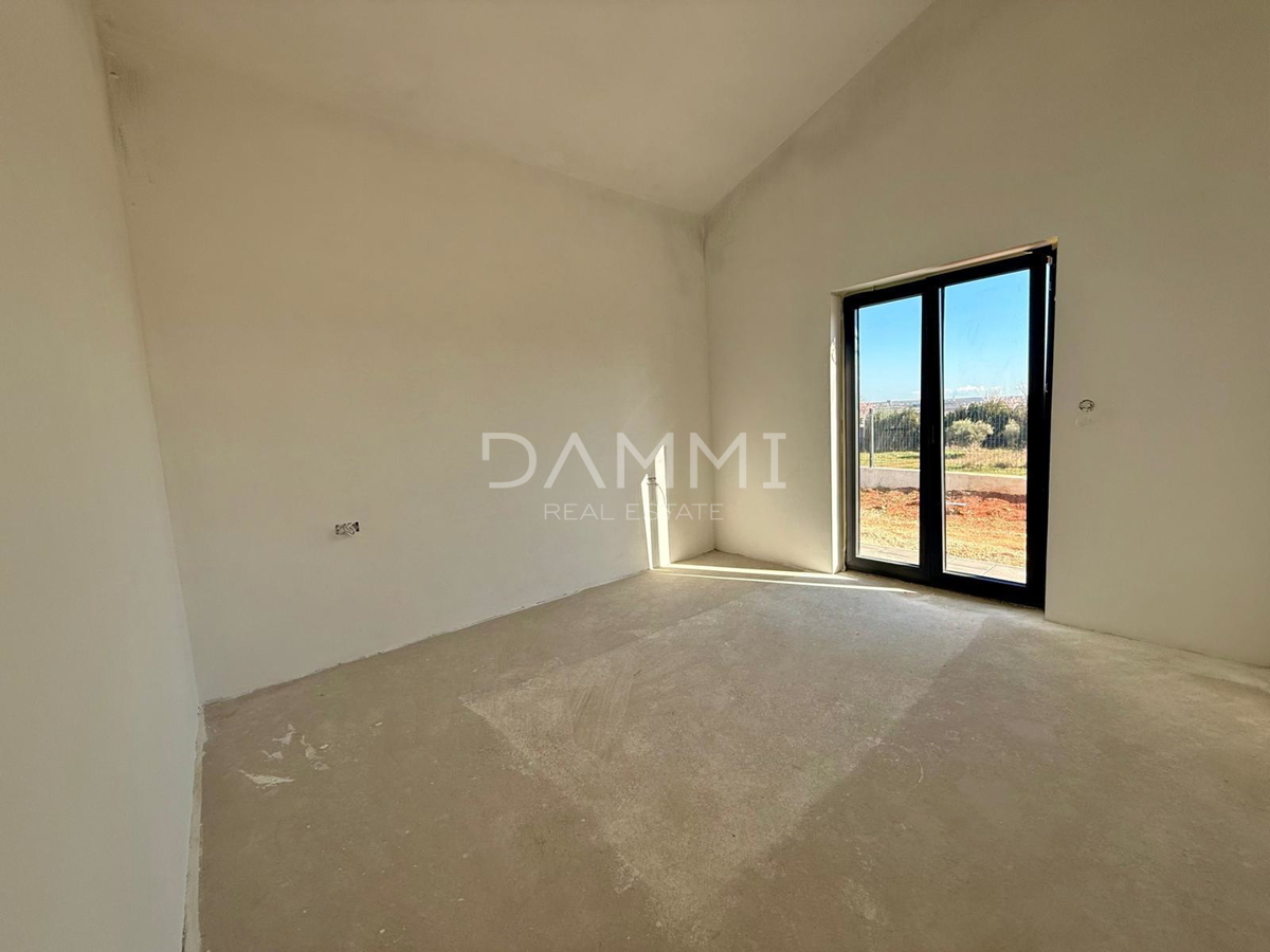 ISTRA, POREČ - VILLETTA BIFAMILIARE AL PIANO TERRA CON PISCINA