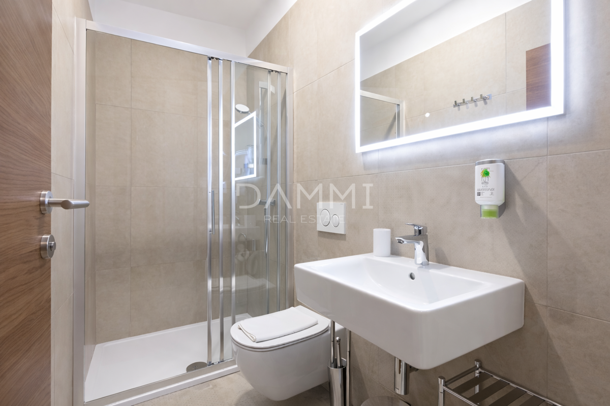 Pula, centro - appartamento con 4 unità e parcheggio