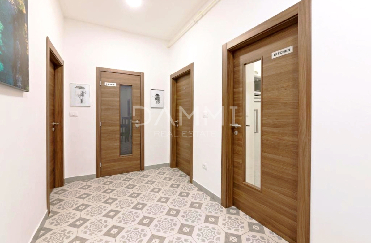 Pula, centro - appartamento con 4 unità e parcheggio