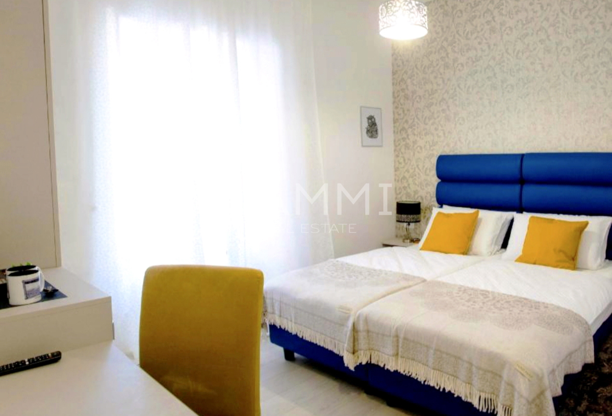 Pula, centro - appartamento con 4 unità e parcheggio