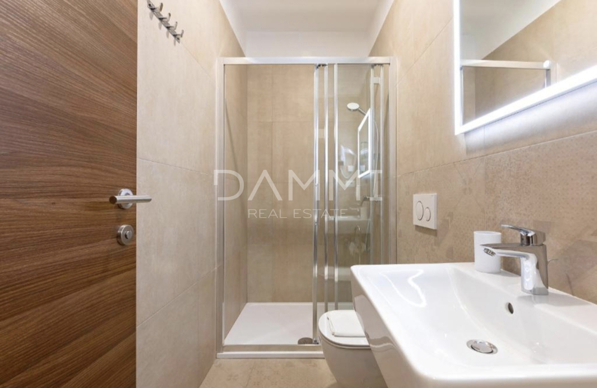 Pula, centro - appartamento con 4 unità e parcheggio