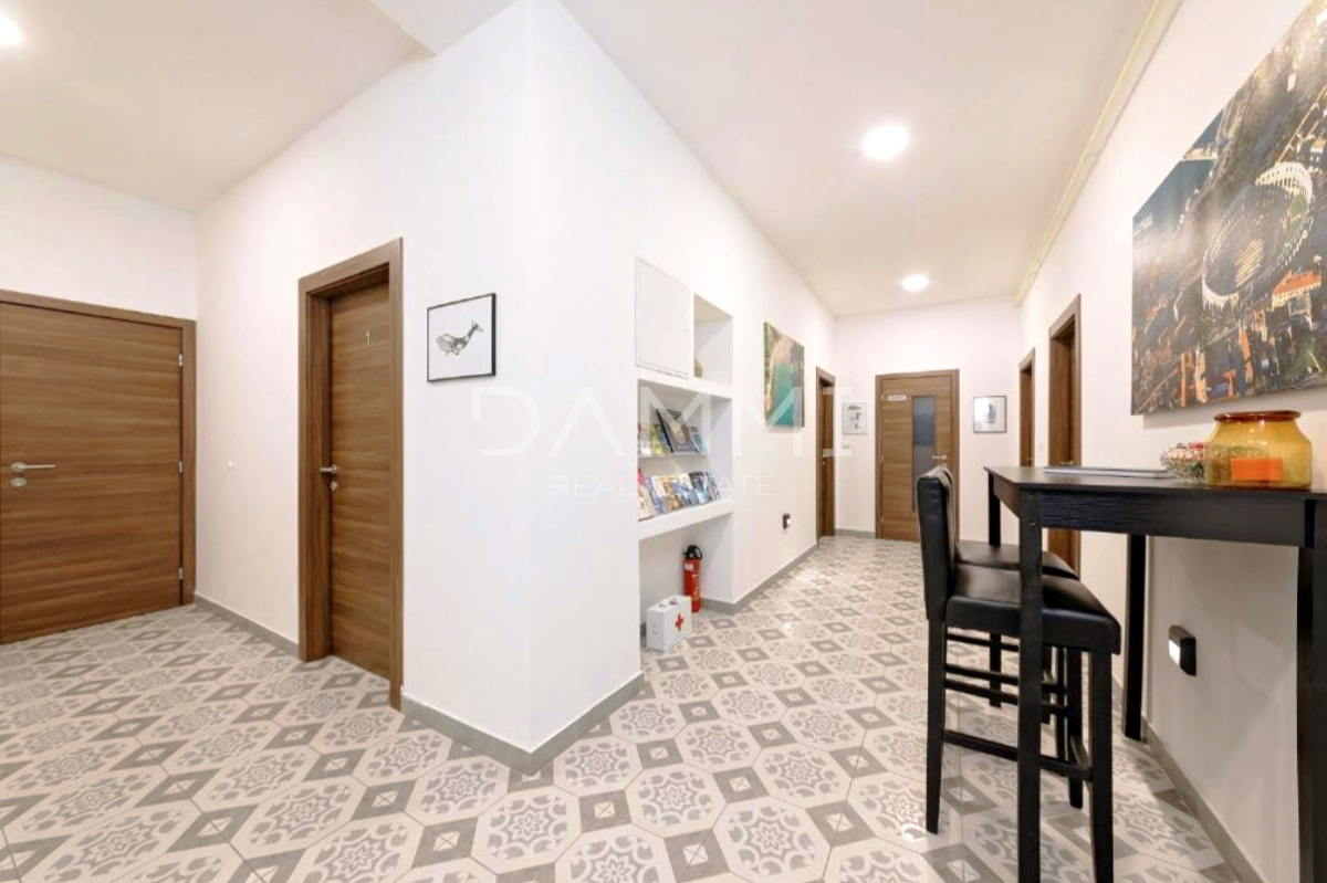 Pula, centro - appartamento con 4 unità e parcheggio