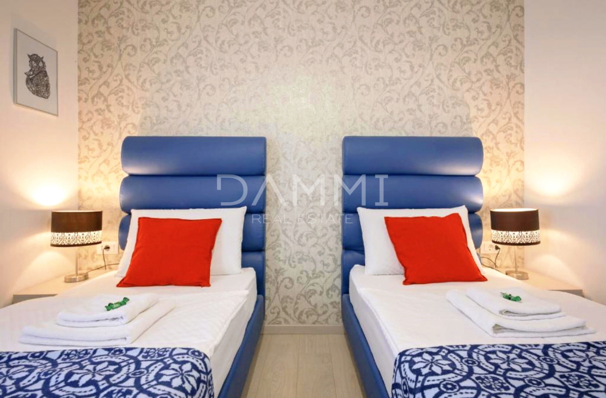 Pula, centro - appartamento con 4 unità e parcheggio