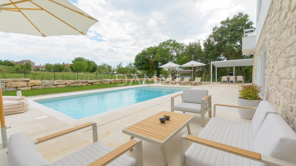 ISTRIA, ŽMINJ -  Una bellissima villa con piscina e ampio giardino