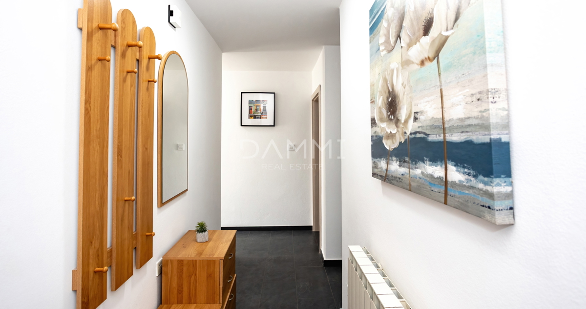 ROVINJ, CENTENER - Appartamento signorile in una delle migliori posizioni di Rovinj