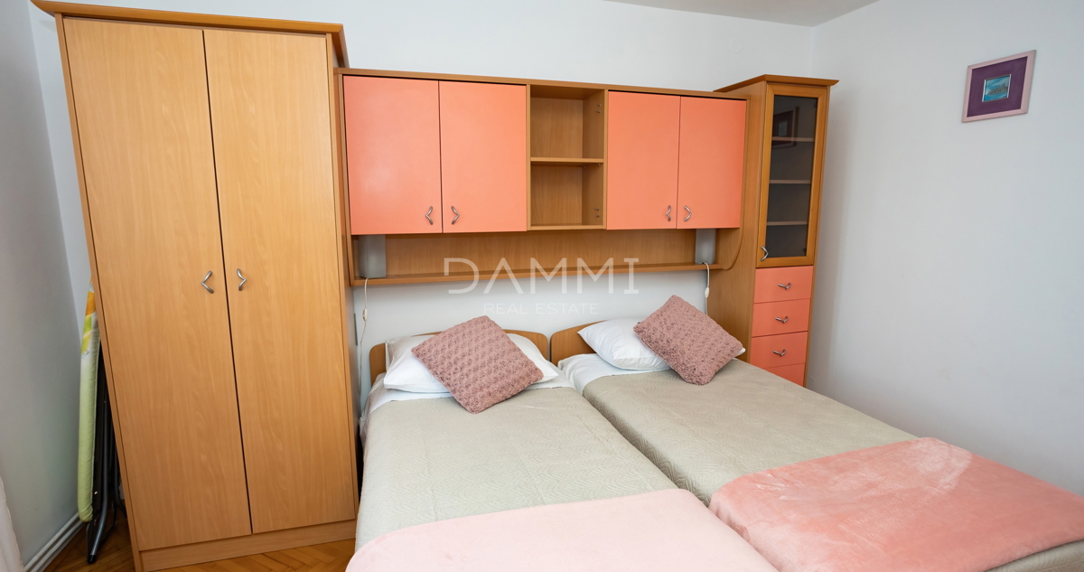 ROVINJ, CENTENER - Appartamento signorile in una delle migliori posizioni di Rovinj