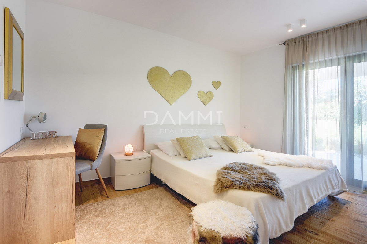 ISTRIA, MEDOLINO - Casa di lusso con piscina