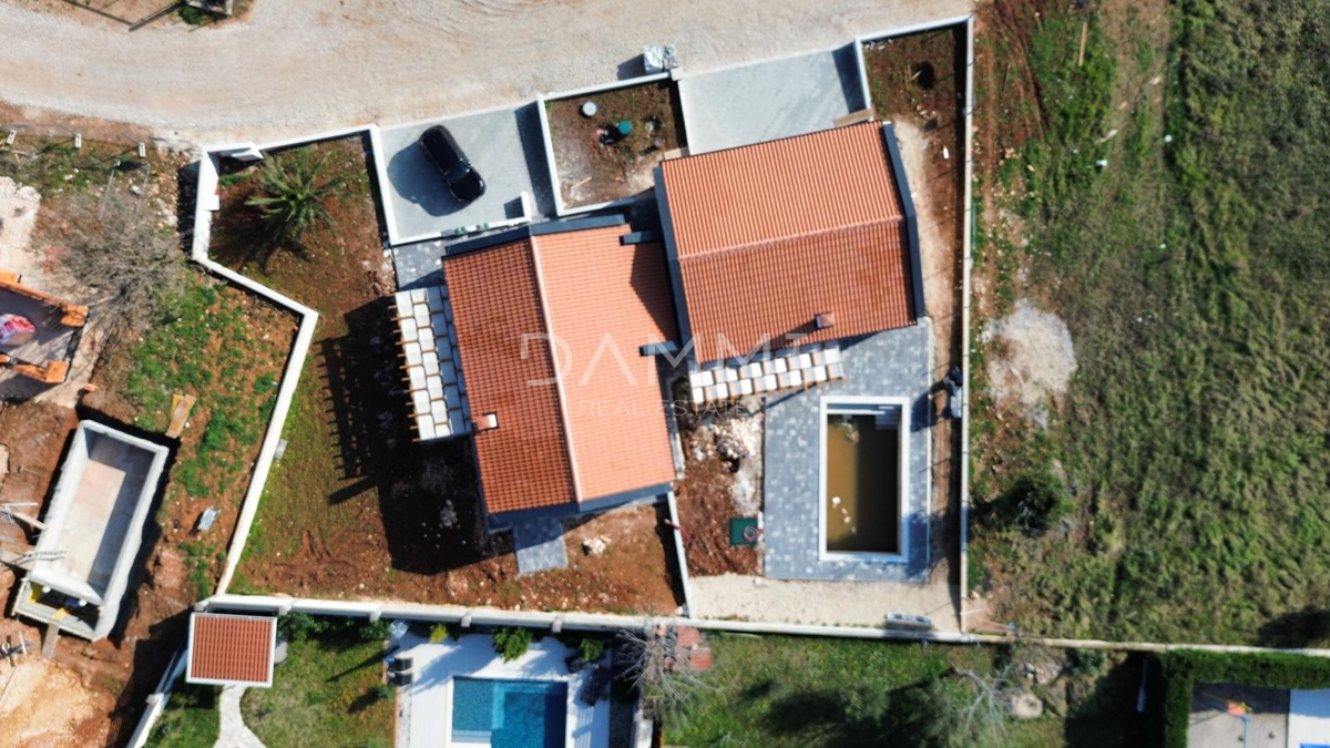 ISTRA, POREČ - VILLETTA BIFAMILIARE AL PIANO TERRA