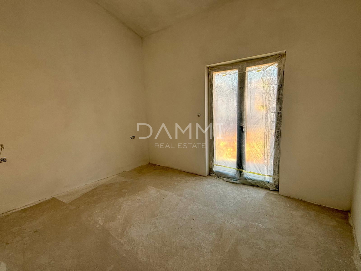 ISTRA, POREČ - VILLETTA BIFAMILIARE AL PIANO TERRA