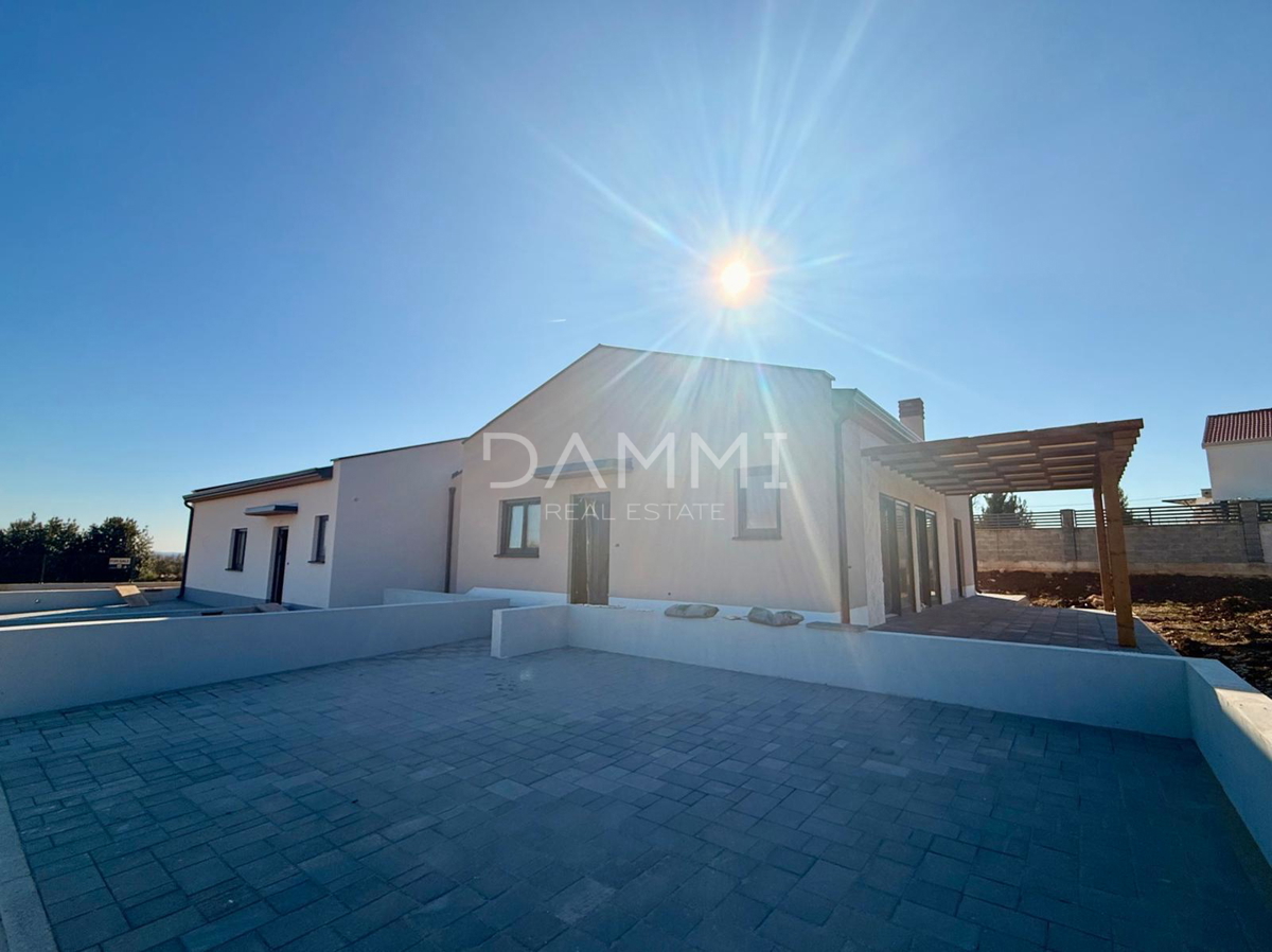 ISTRA, POREČ - VILLETTA BIFAMILIARE AL PIANO TERRA