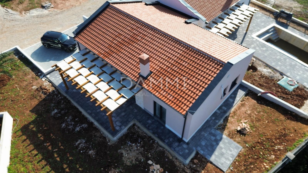 ISTRA, POREČ - VILLETTA BIFAMILIARE AL PIANO TERRA