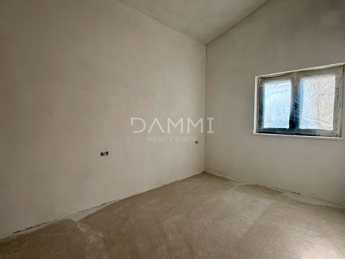 ISTRA, POREČ - VILLETTA BIFAMILIARE AL PIANO TERRA