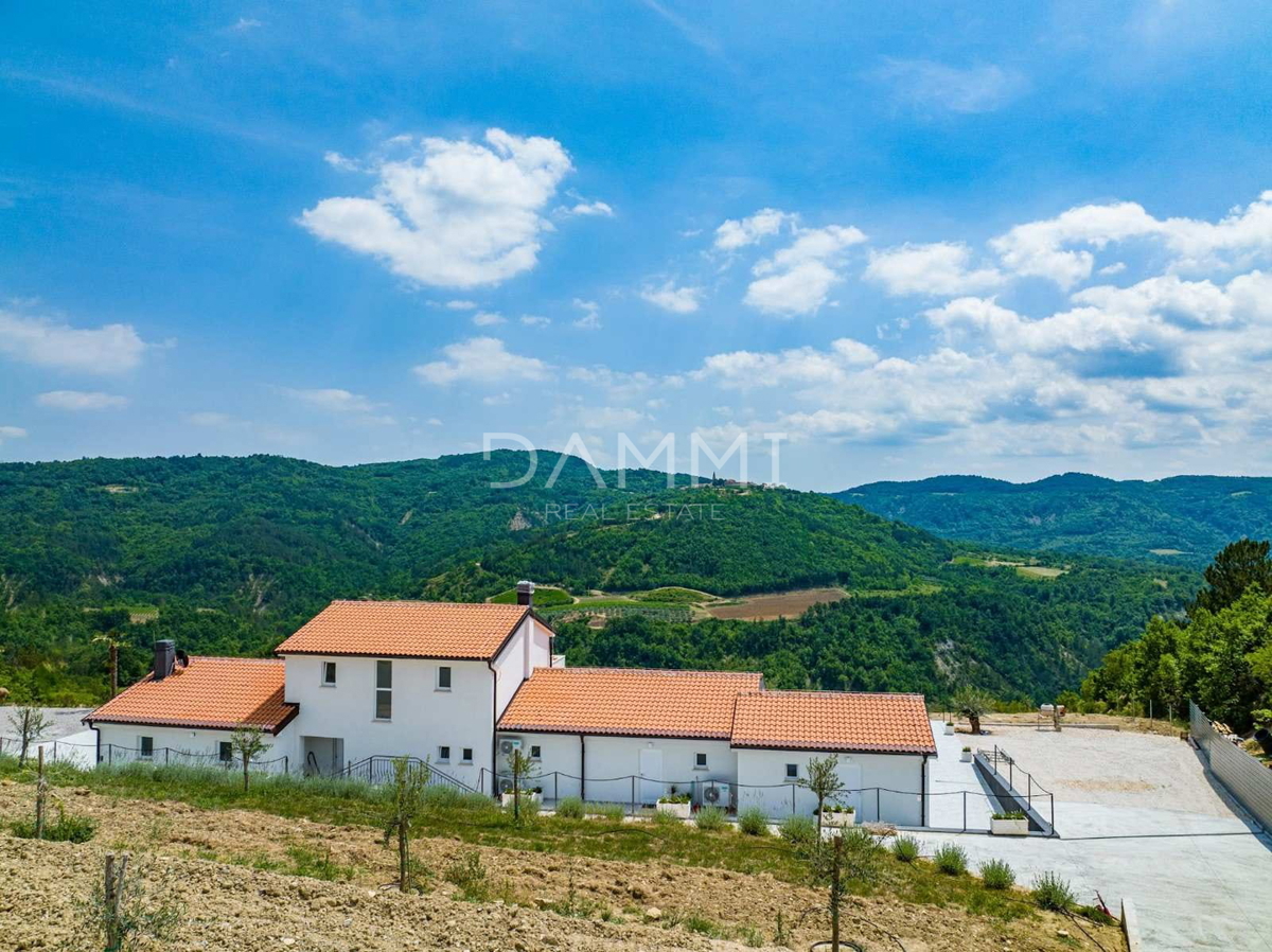 ISTRIA, DRAGUĆ - AFFASCINANTE VILLA IN VISTA SECONDARIA CON VISTA NATURA INCONTAMINATA