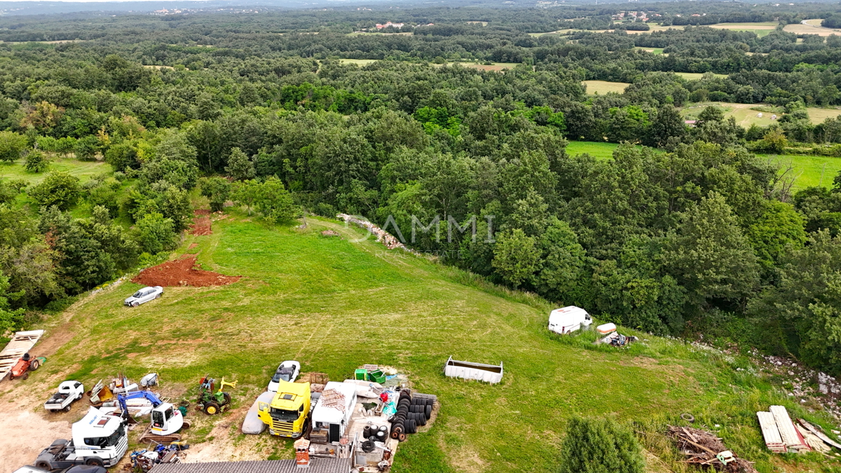 ISTRIA, ŽMINJ - Combinazione di terreno edificabile e agricolo 4381m2