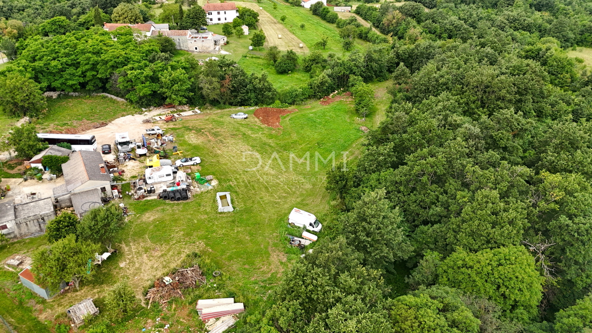 ISTRIA, ŽMINJ - Combinazione di terreno edificabile e agricolo 4381m2