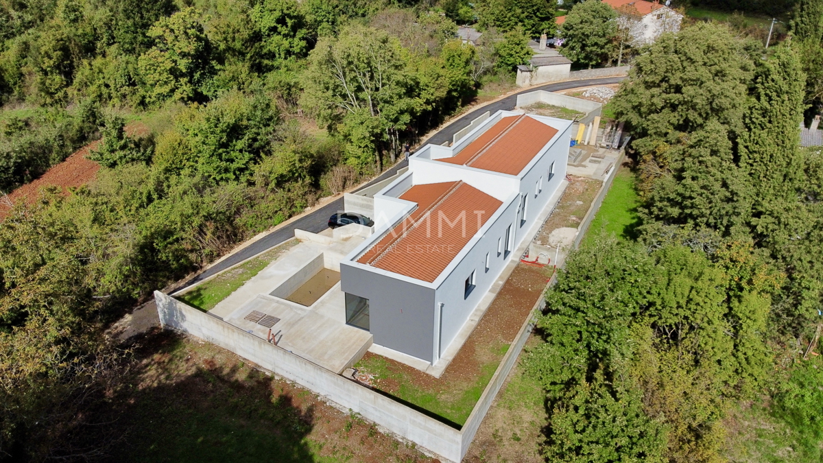 ISTRA, BARBAN - Doppia casa circondata dal verde