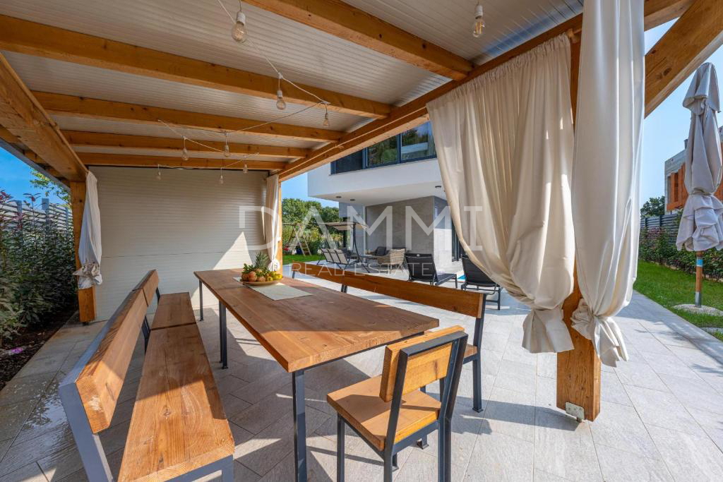 Villa di lusso con piscina a Medulin
