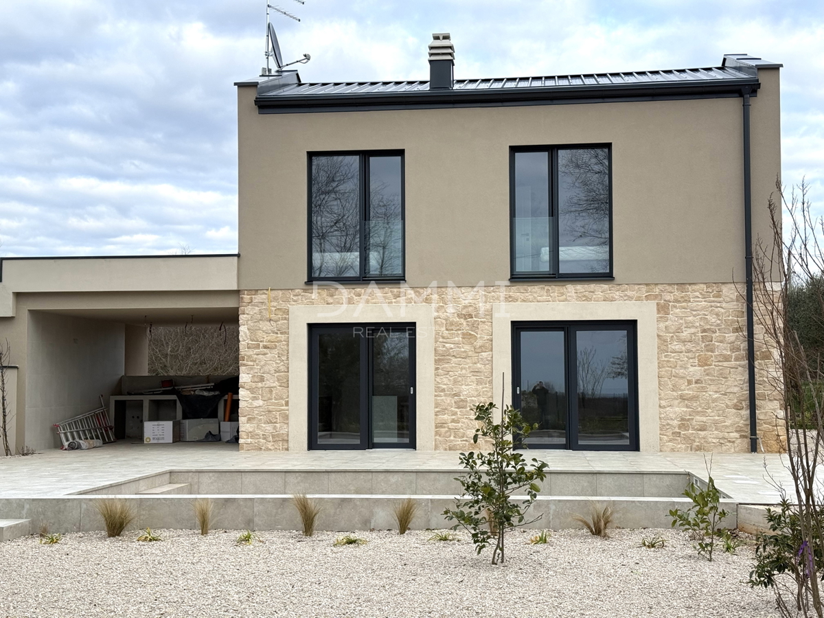 ISTRA, NOVIGRAD - Nuova casa bifamiliare con piscina in posizione tranquilla