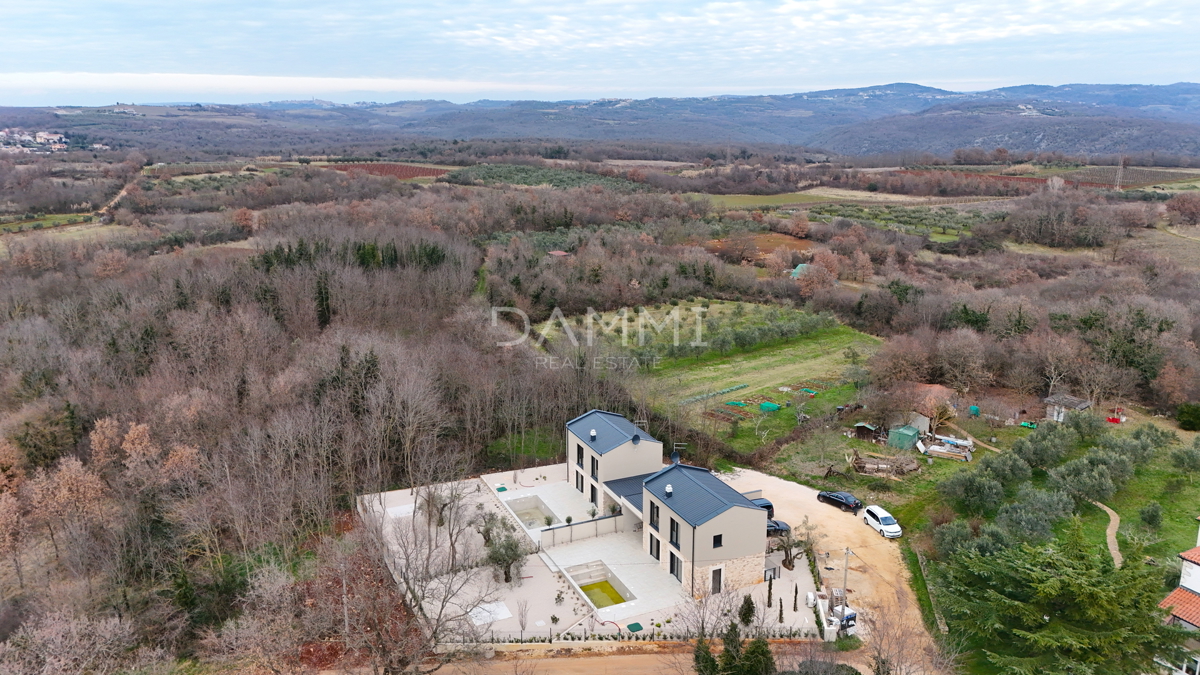 ISTRA, NOVIGRAD - Nuova casa bifamiliare con piscina in posizione tranquilla