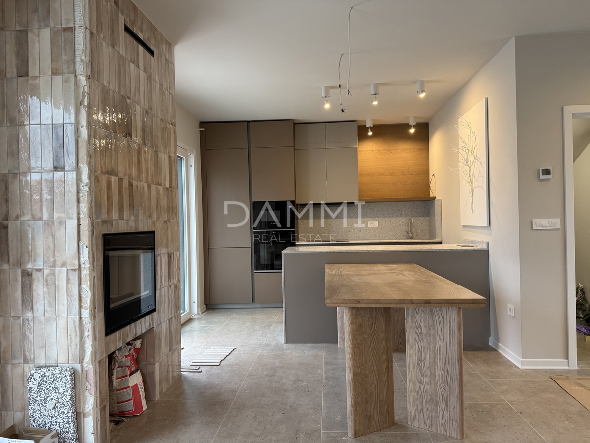 ISTRA, NOVIGRAD - Nuova casa bifamiliare con piscina in posizione tranquilla