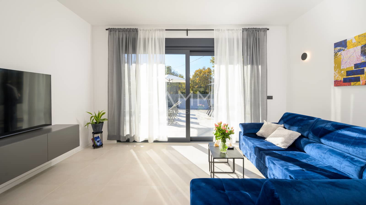 ISTRA, KANFANAR - Moderna villa a piano terra con piscina in posizione top