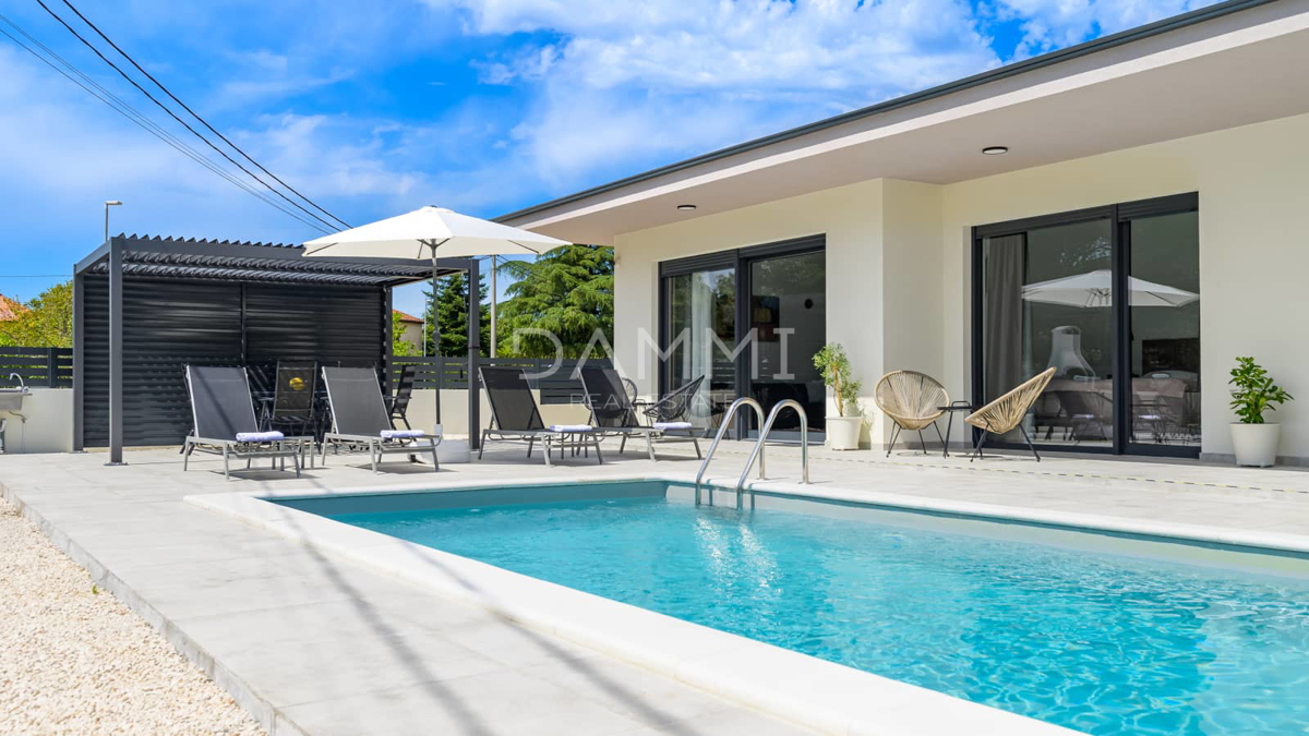 ISTRA, KANFANAR - Moderna villa a piano terra con piscina in posizione top