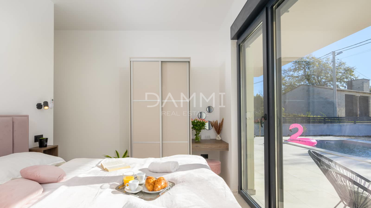 ISTRA, KANFANAR - Moderna villa a piano terra con piscina in posizione top