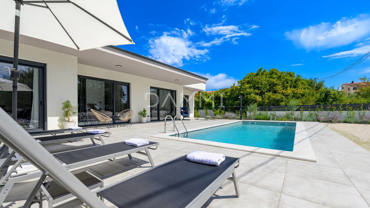 ISTRA, KANFANAR - Moderna villa a piano terra con piscina in posizione top