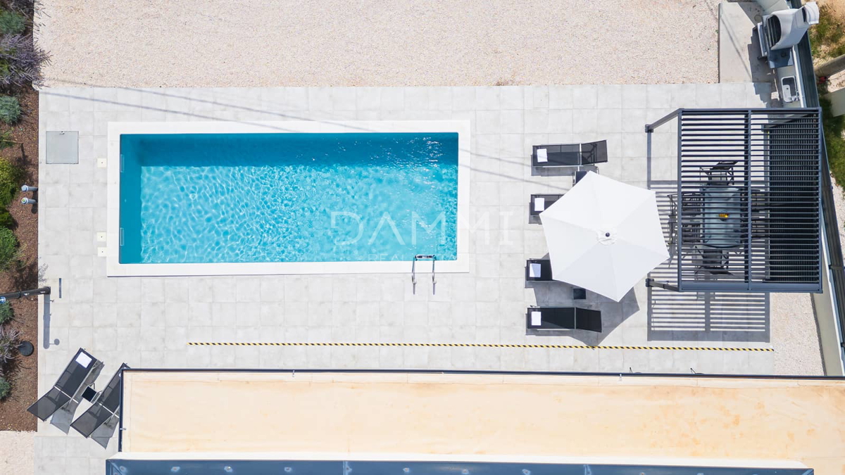 ISTRA, KANFANAR - Moderna villa a piano terra con piscina in posizione top
