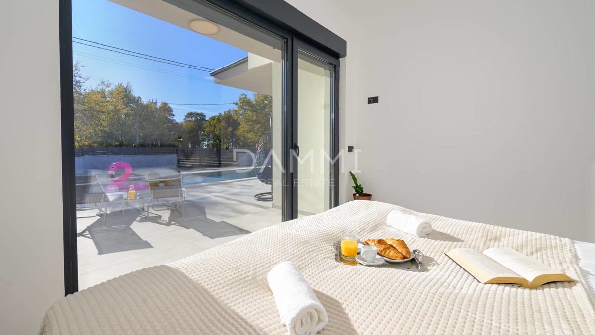 ISTRA, KANFANAR - Moderna villa a piano terra con piscina in posizione top