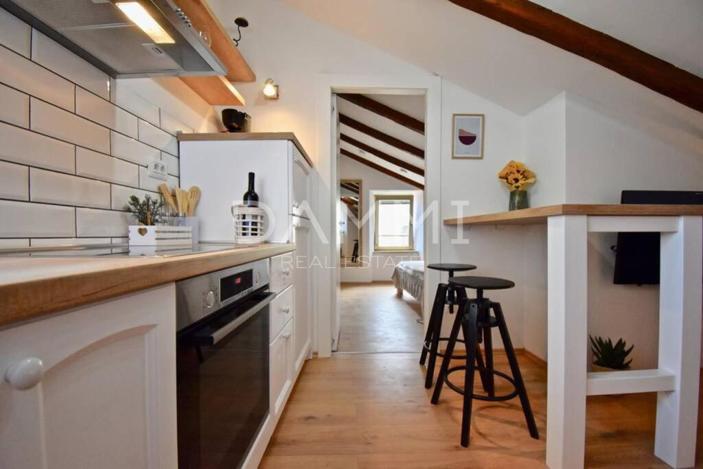 PULA, CENTAR - Esclusivi 2 appartamenti in posizione top