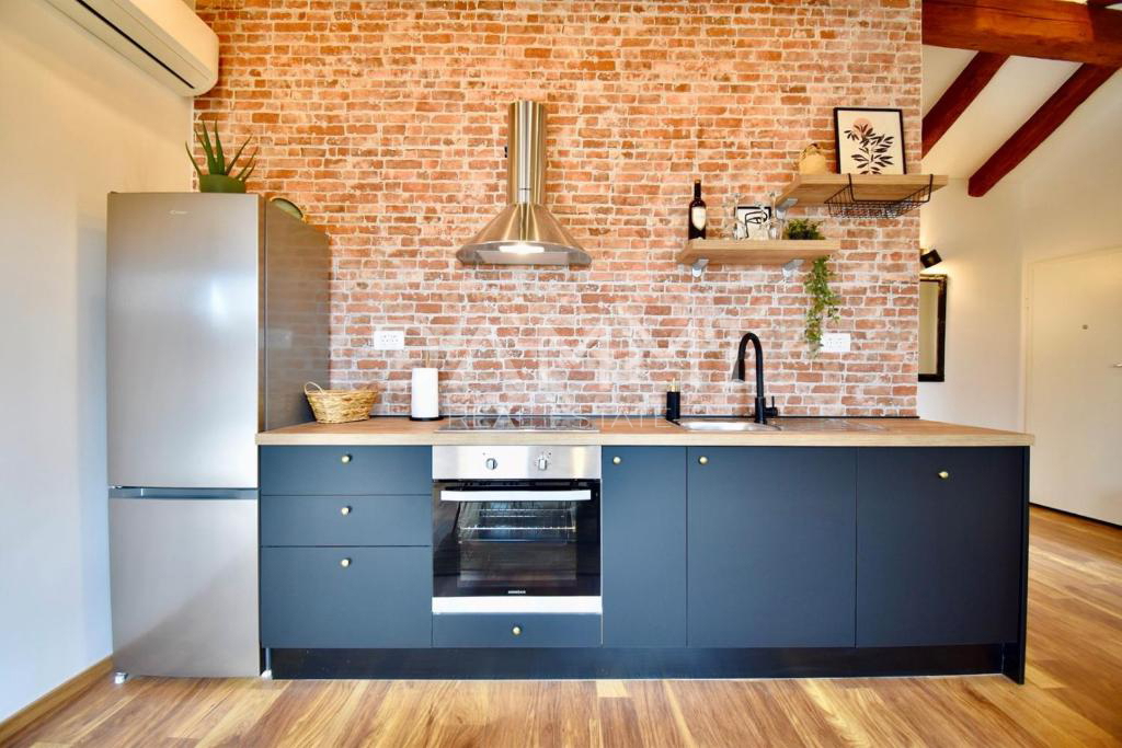 PULA, CENTAR - Esclusivi 2 appartamenti in posizione top