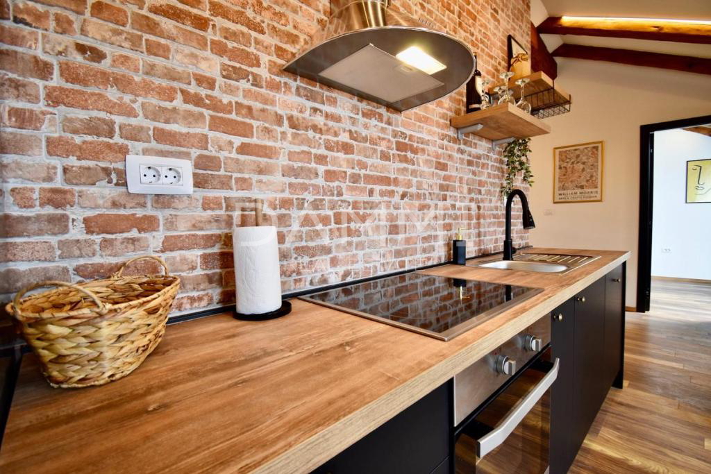 PULA, CENTAR - Esclusivi 2 appartamenti in posizione top