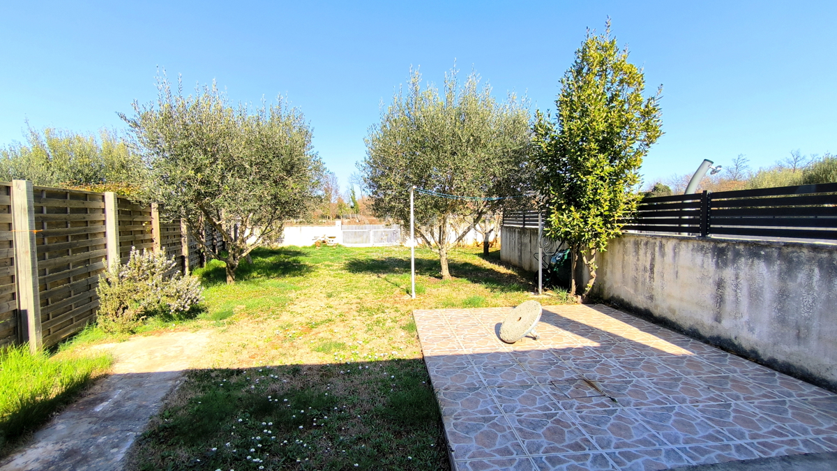 ISTRA, MARČANA - casa istriana ristrutturata con bel cortile, vicinanza alla spiaggia