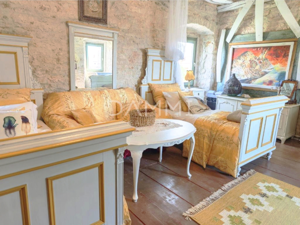 Istra, Krnica - affascinante casa in pietra con piscina