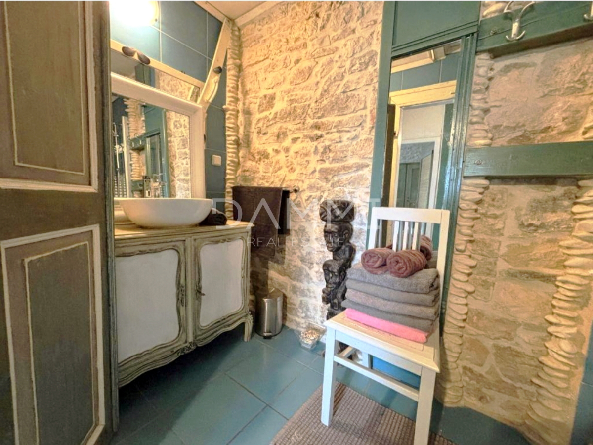 Istra, Krnica - affascinante casa in pietra con piscina