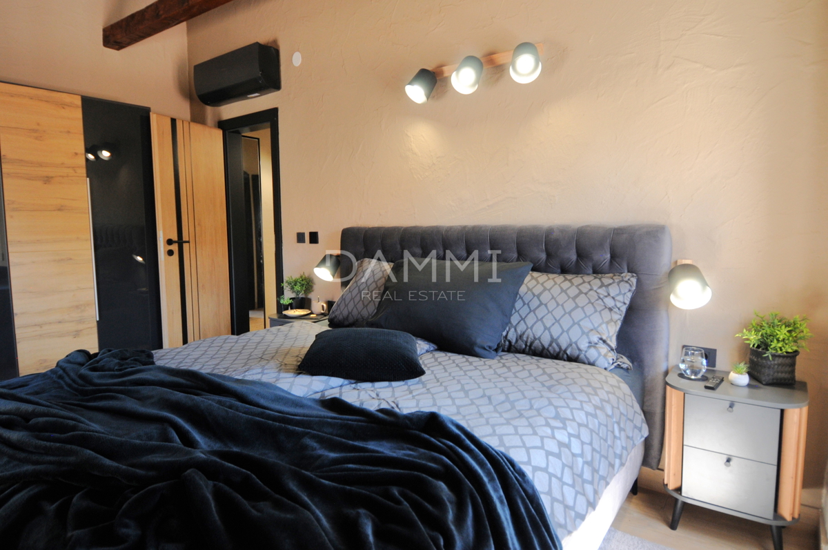 ISTRA, VIŠNJAN - CASA IN PIETRA ISTRIANA CON PISCINA