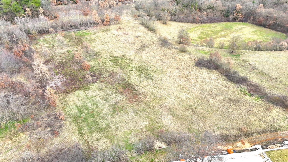 ISTRA, SVETVINCENAT - Terreno edificabile vicino al centro città