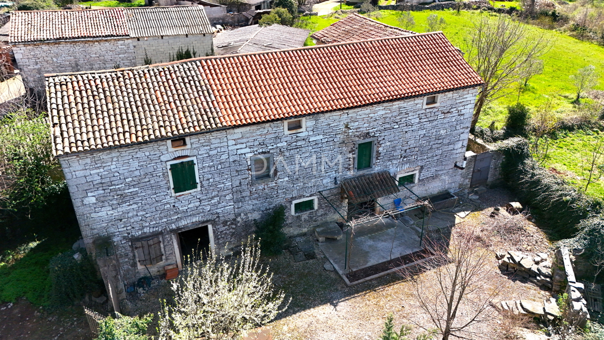 ISTRA, ŽMINJ - Tradizionale casa in pietra con giardino di 700 m2