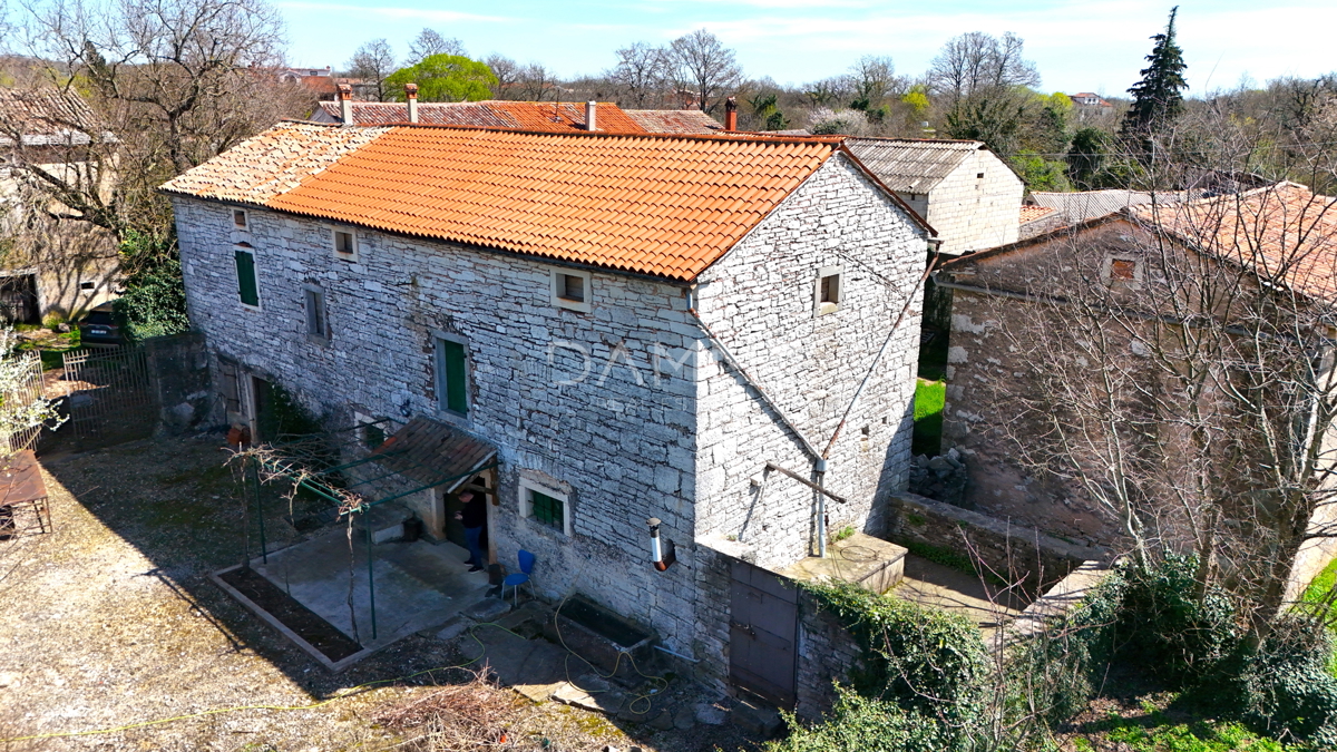 ISTRA, ŽMINJ - Tradizionale casa in pietra con giardino di 700 m2