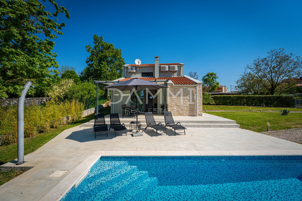 ISTRIA CENTRALE - Affascinante casa con piscina immersa nella natura