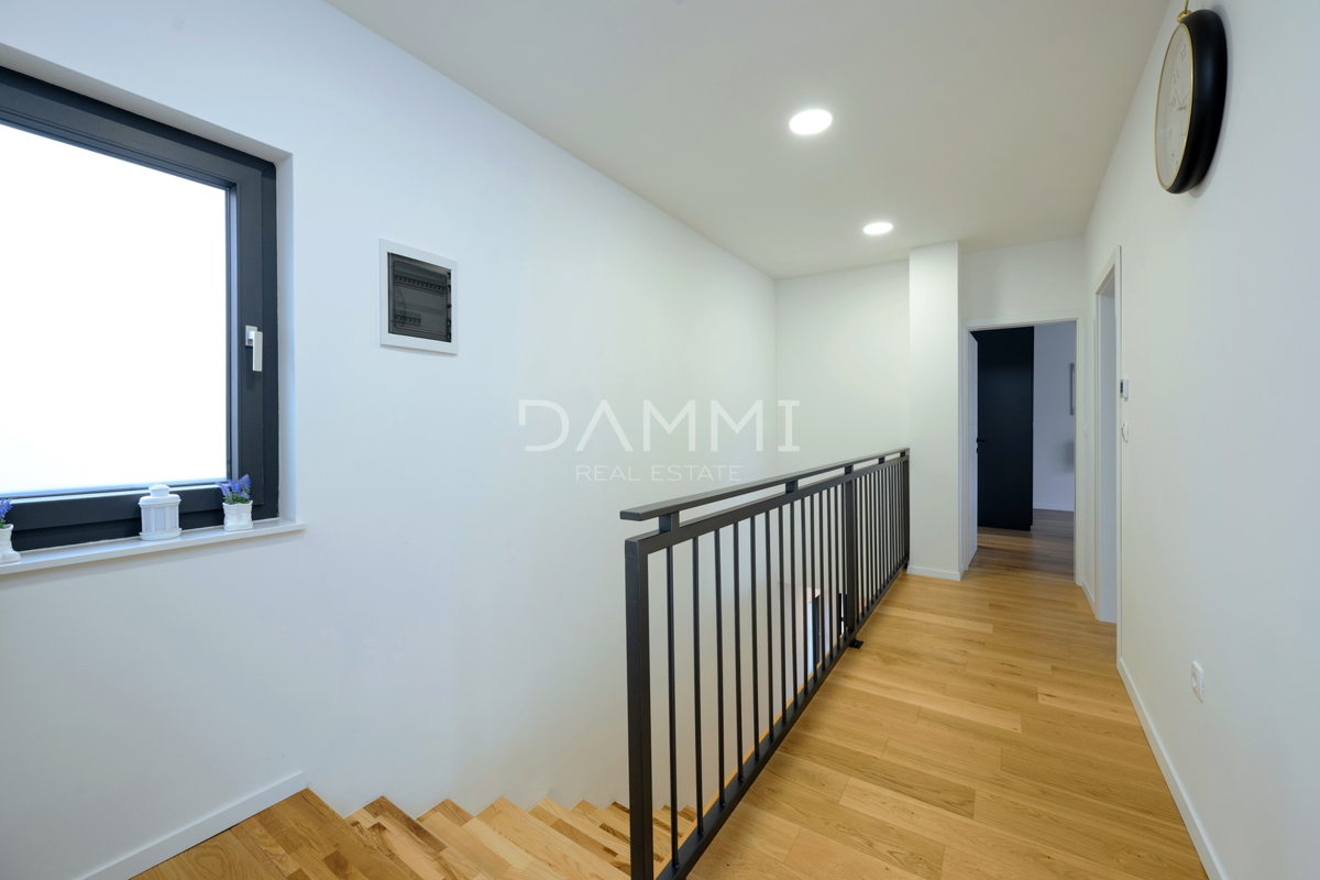 Istra, Rakalj - villa moderna con piscina, vista mare