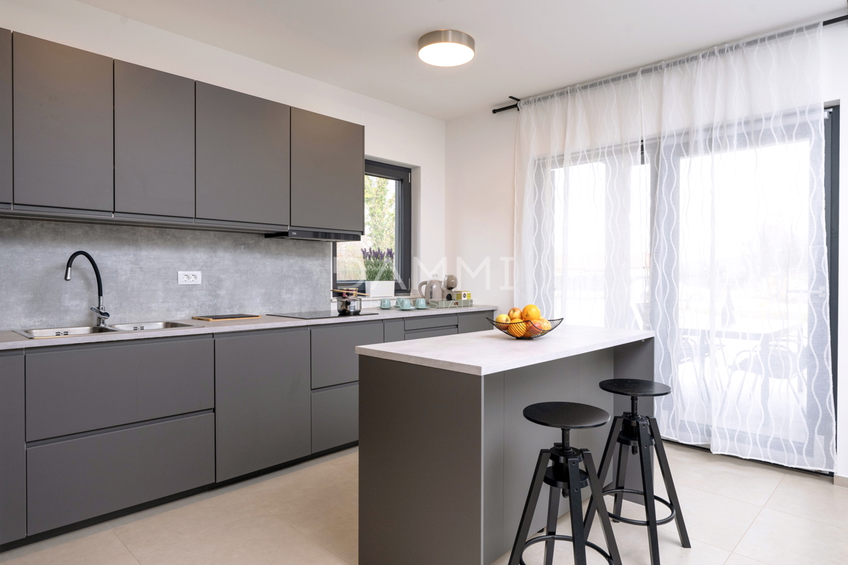 Istra, Rakalj - villa moderna con piscina, vista mare