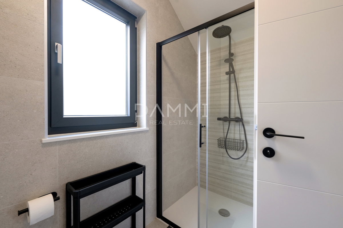 Istra, Rakalj - villa moderna con piscina, vista mare